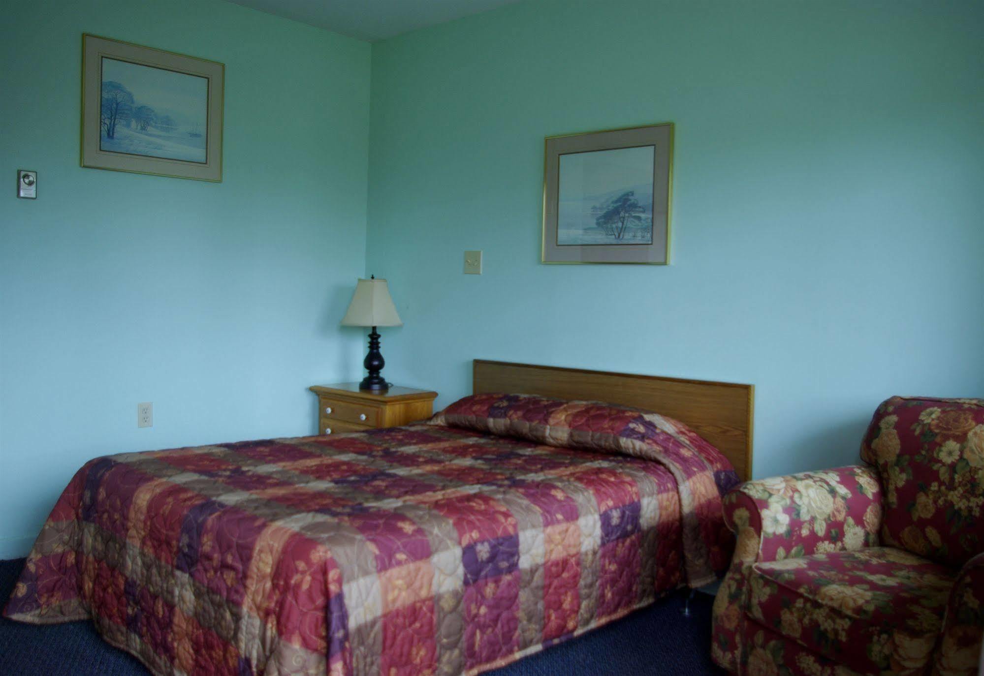Tidal Bore Inn Truro Esterno foto